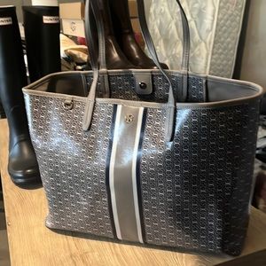 Toy Burch Tote!